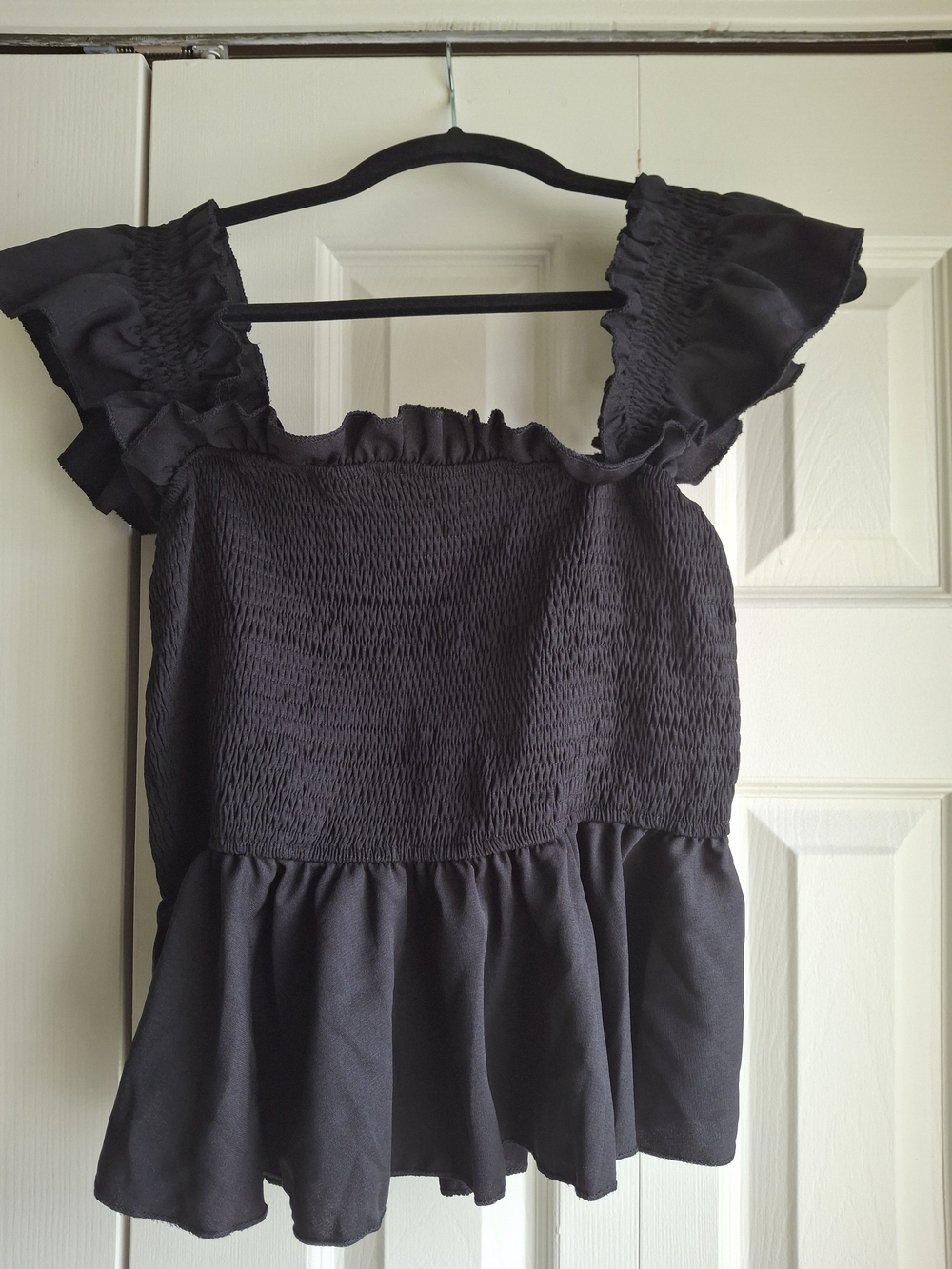 SHEIN Black Smocked Ruffle Sleeve Crop Top